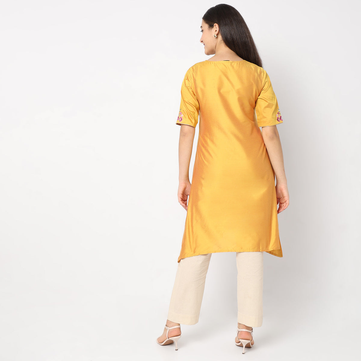 Regular Fit Embroidered Kurta