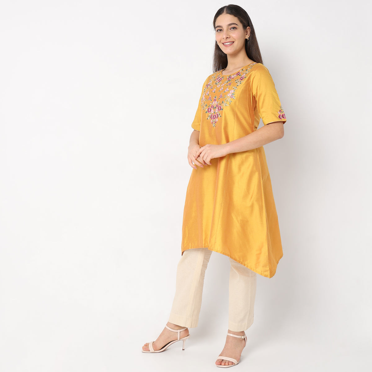 Regular Fit Embroidered Kurta