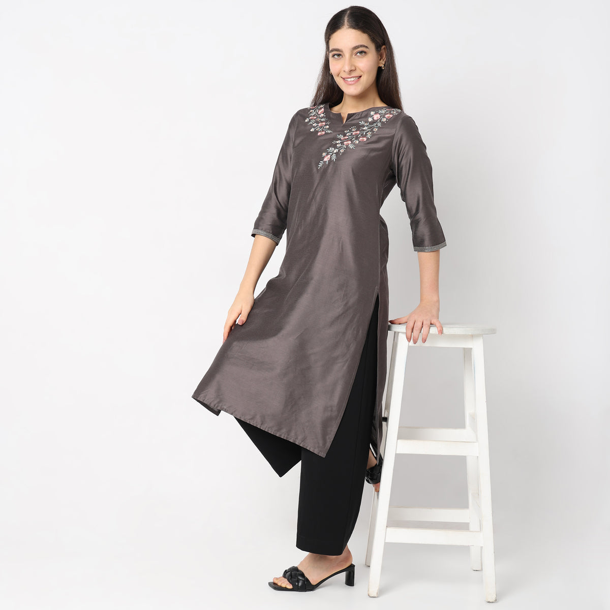 Straight Fit Embroidered Kurta