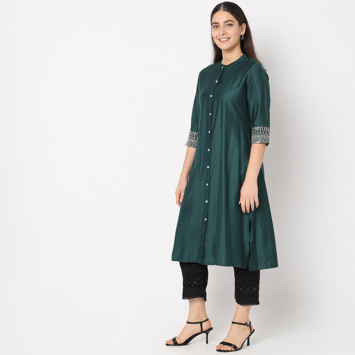 Regular Fit Embroidered Kurta