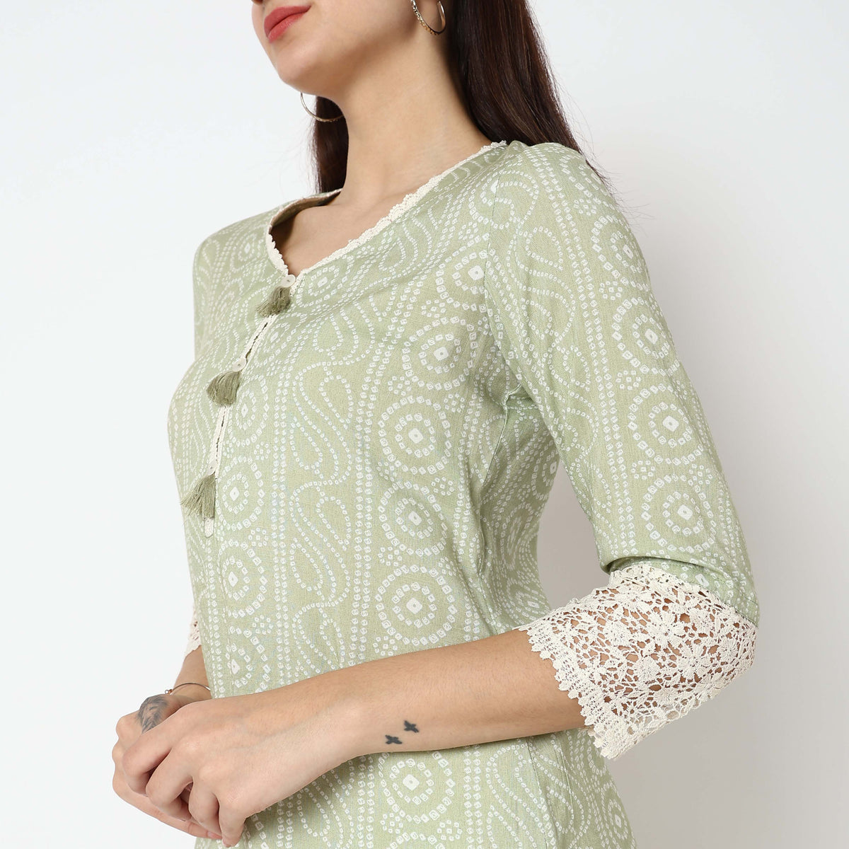 Women Wearing Straight Fit Printed Kurta