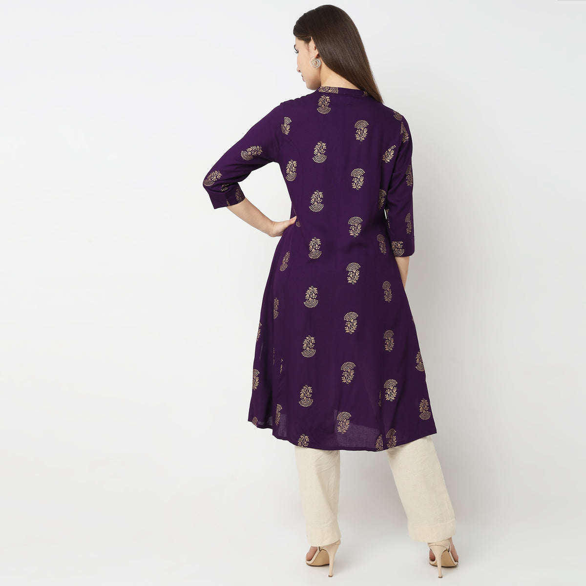 Straight Fit Embroidered Kurta