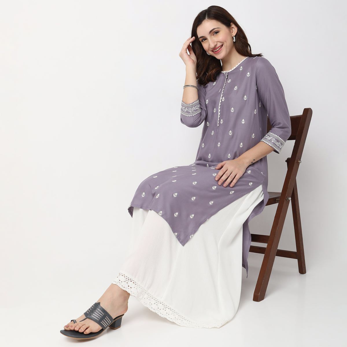 Straight Fit Embroidered Kurta