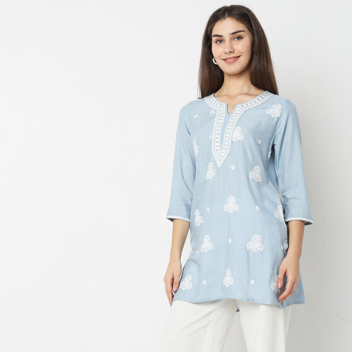 Straight Fit Embroidered Kurta