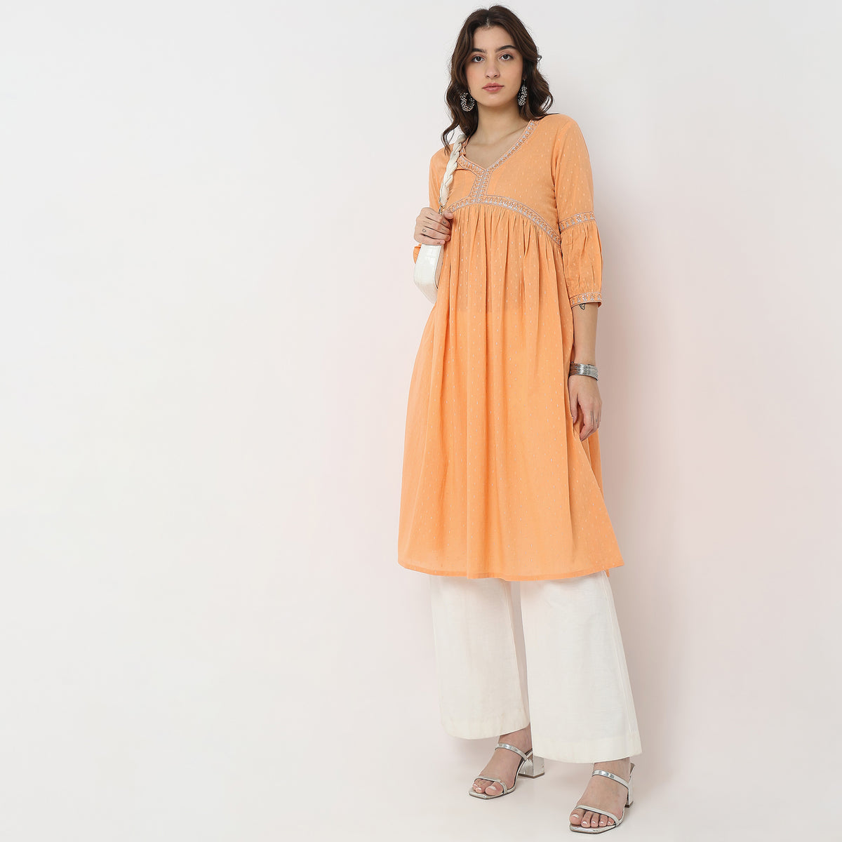 Straight Fit Embroidered Kurta