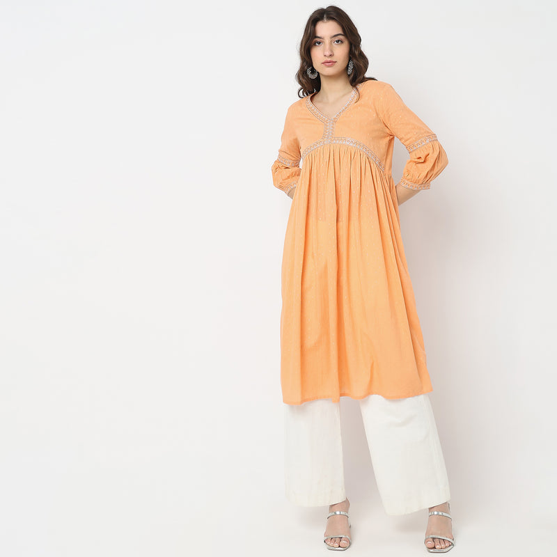 Straight Fit Embroidered Kurta