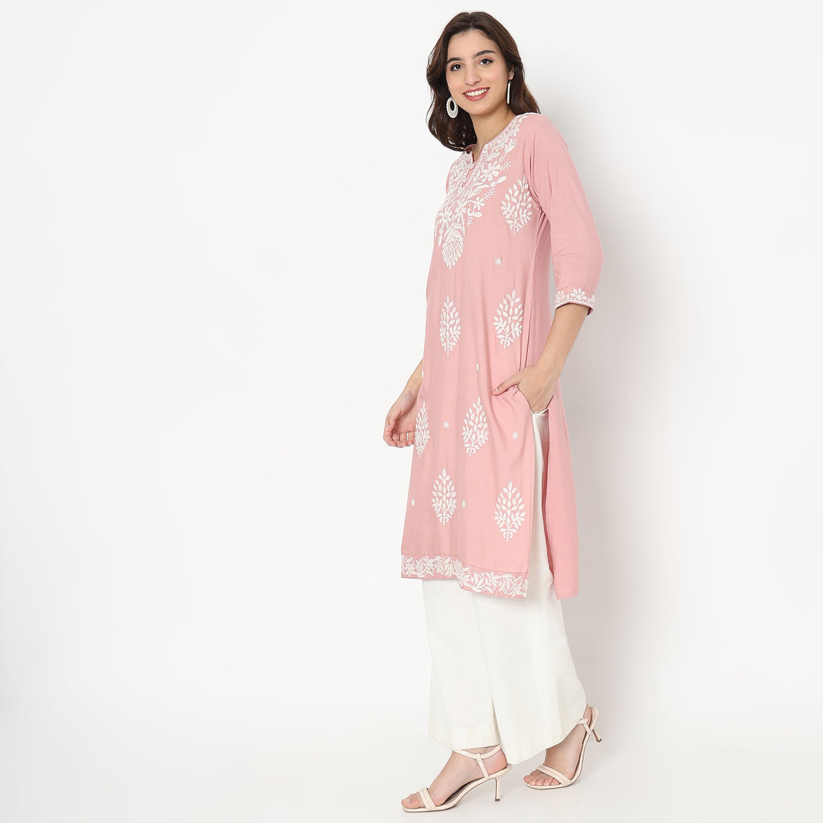 Straight Fit Embroidered Kurta