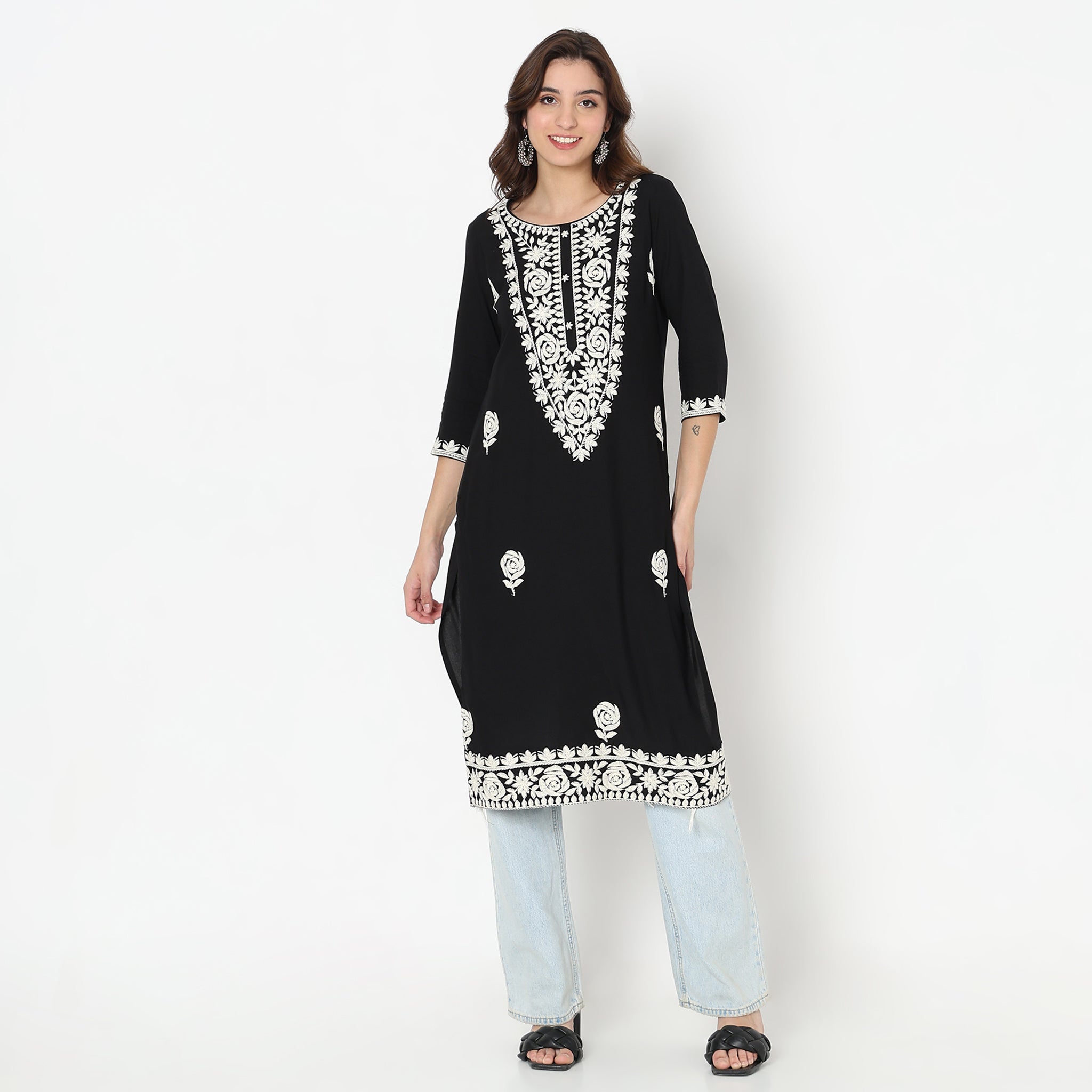 Straight Fit Embroidered Kurta