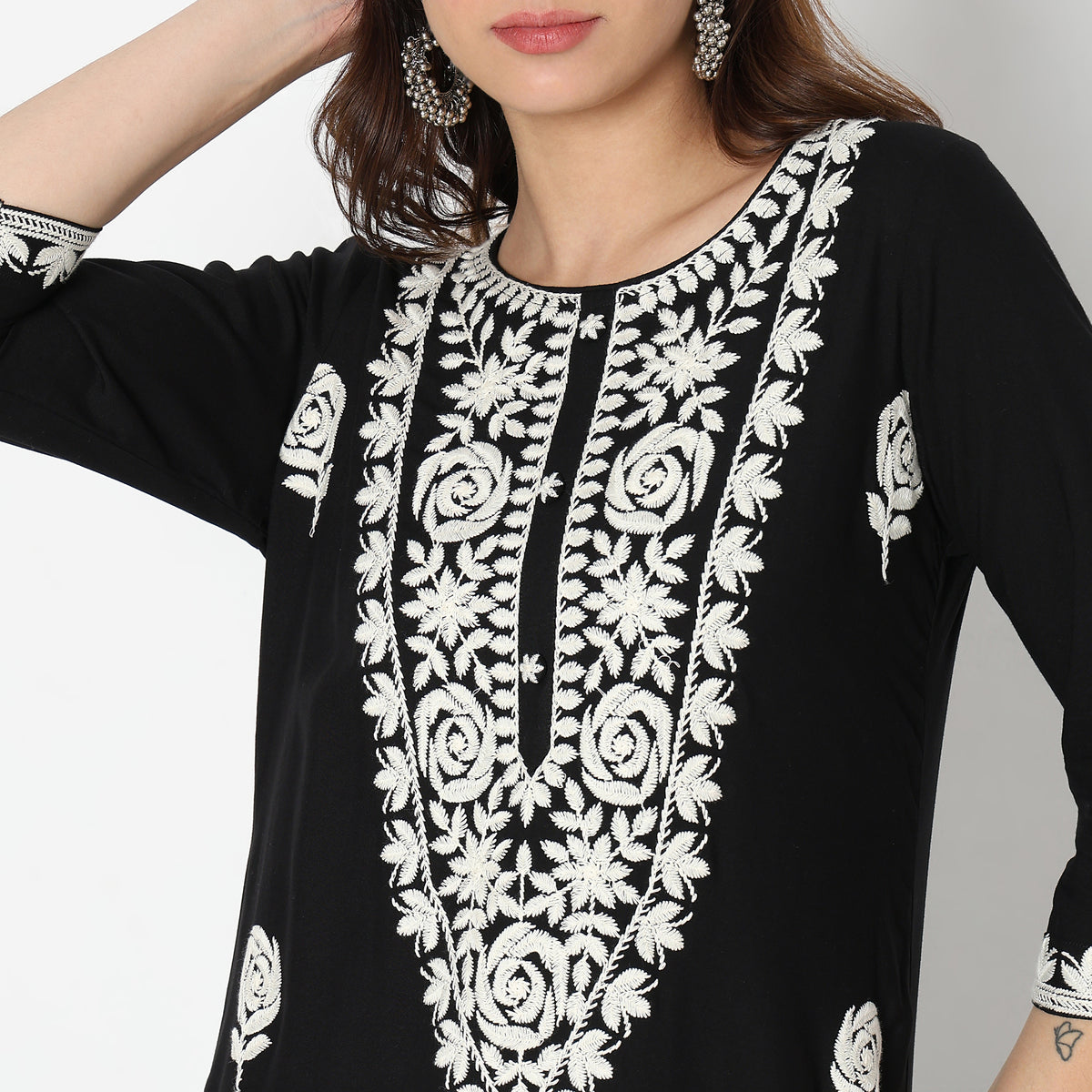 Straight Fit Embroidered Kurta
