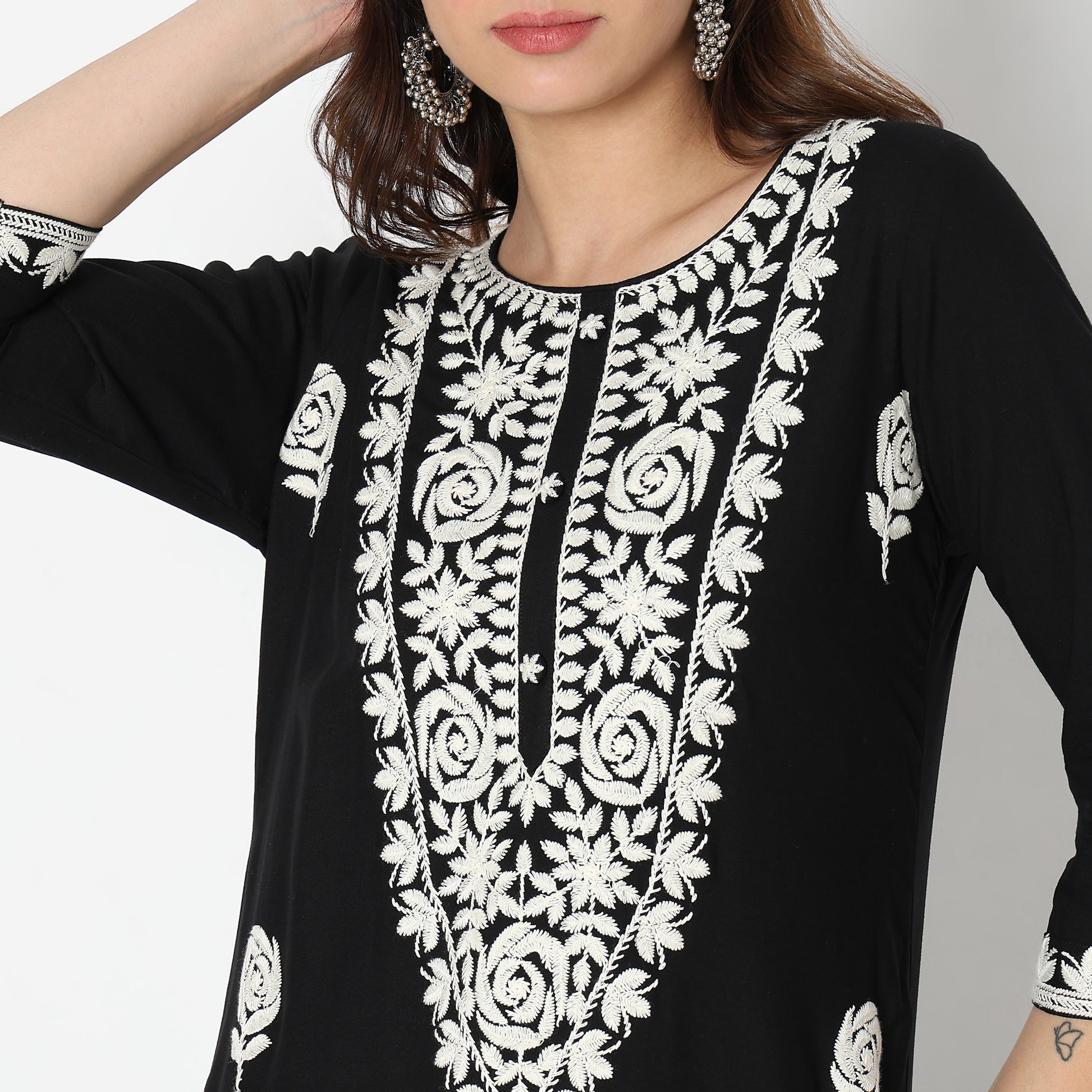 Straight Fit Embroidered Kurta