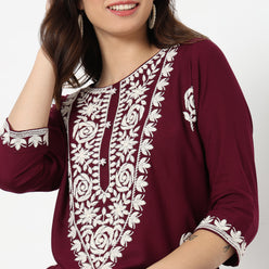Straight Fit Embroidered Kurta