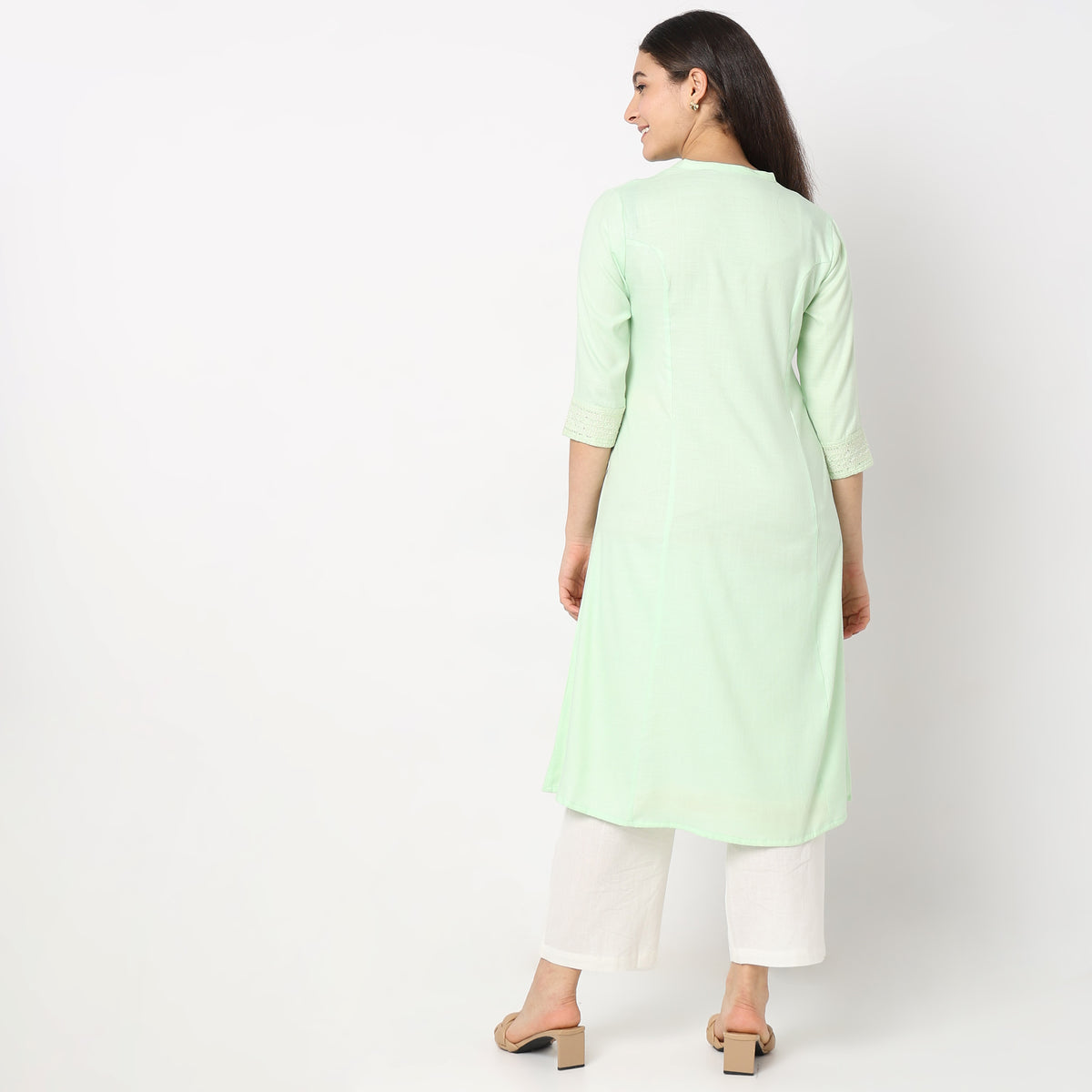 Straight Fit Embroidered Kurta