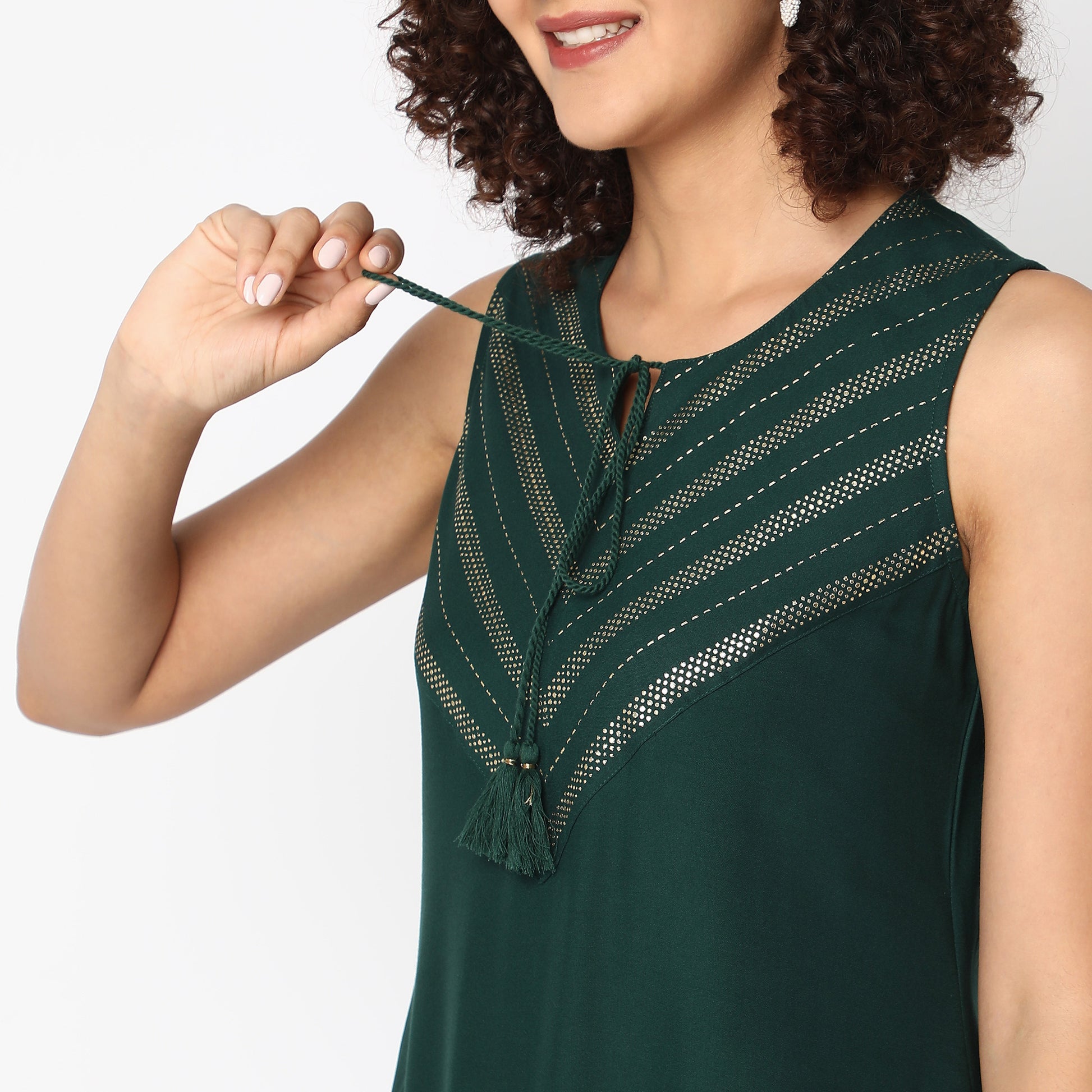 Straight Fit Embellished Kurta