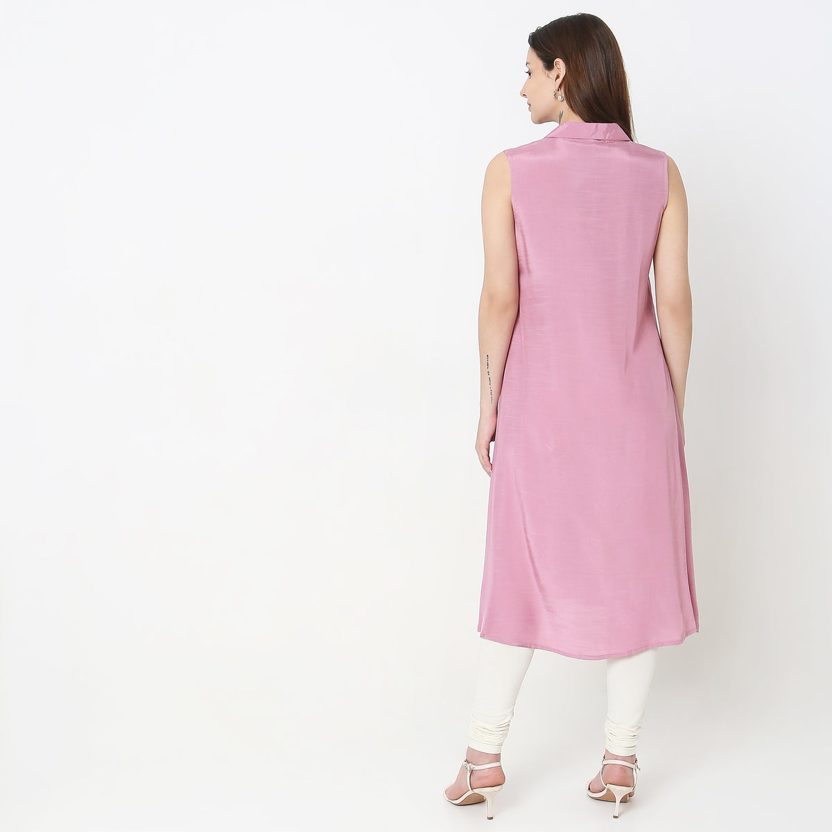 Regular Fit Embroidered Kurta