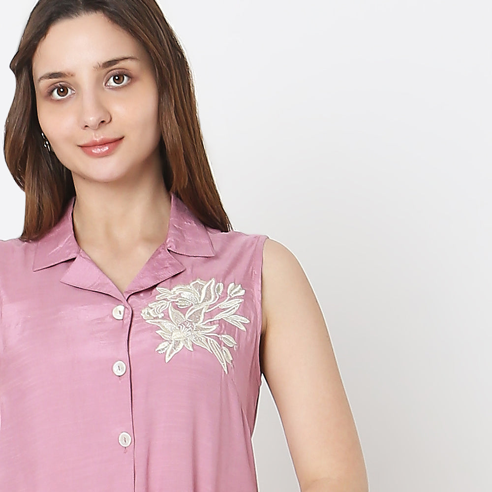 Regular Fit Embroidered Kurta