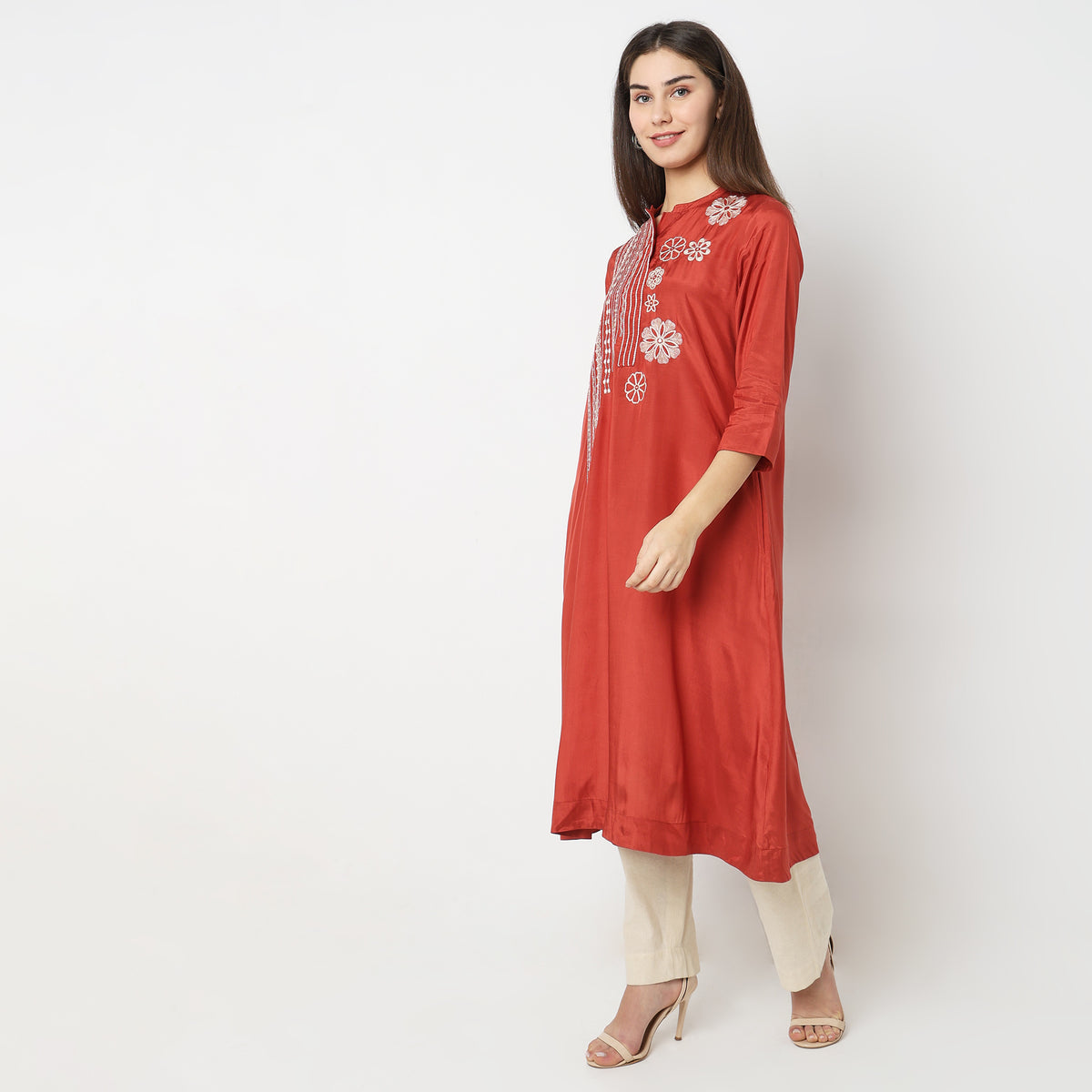 Straight Fit Embroidered Kurta