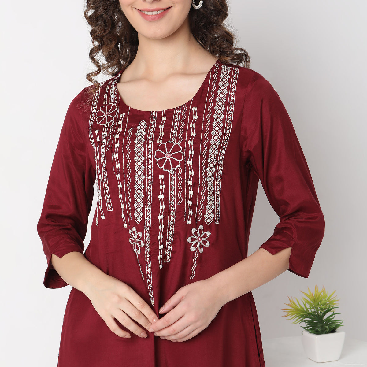 Straight Fit Embroidered Kurta