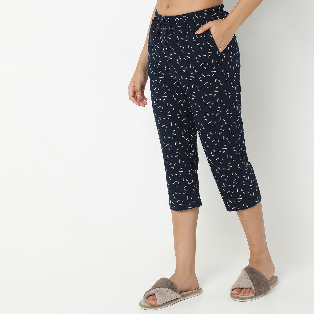 Regular Fit Floral Mid Rise Capris