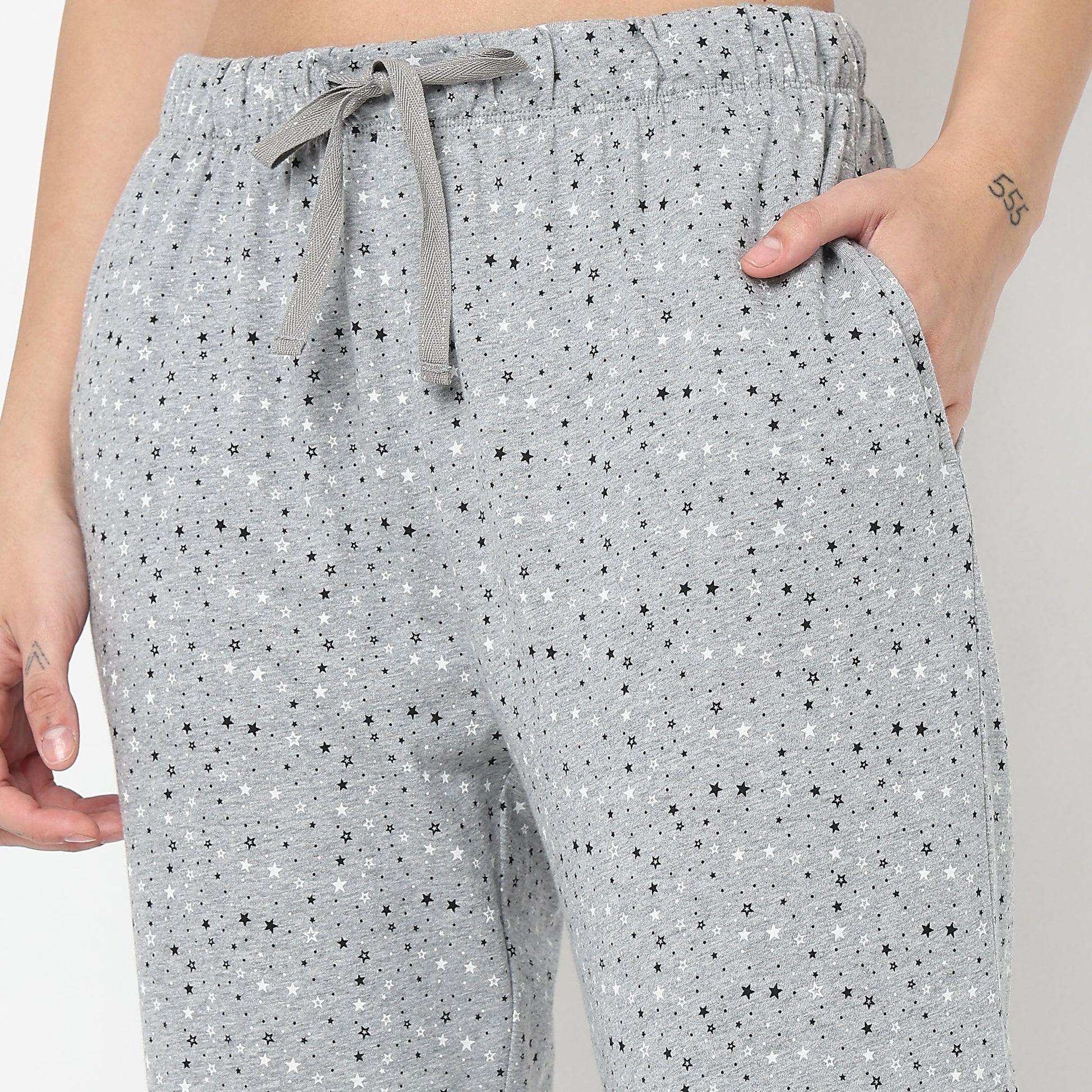 Regular Fit Printed Mid Rise Capris