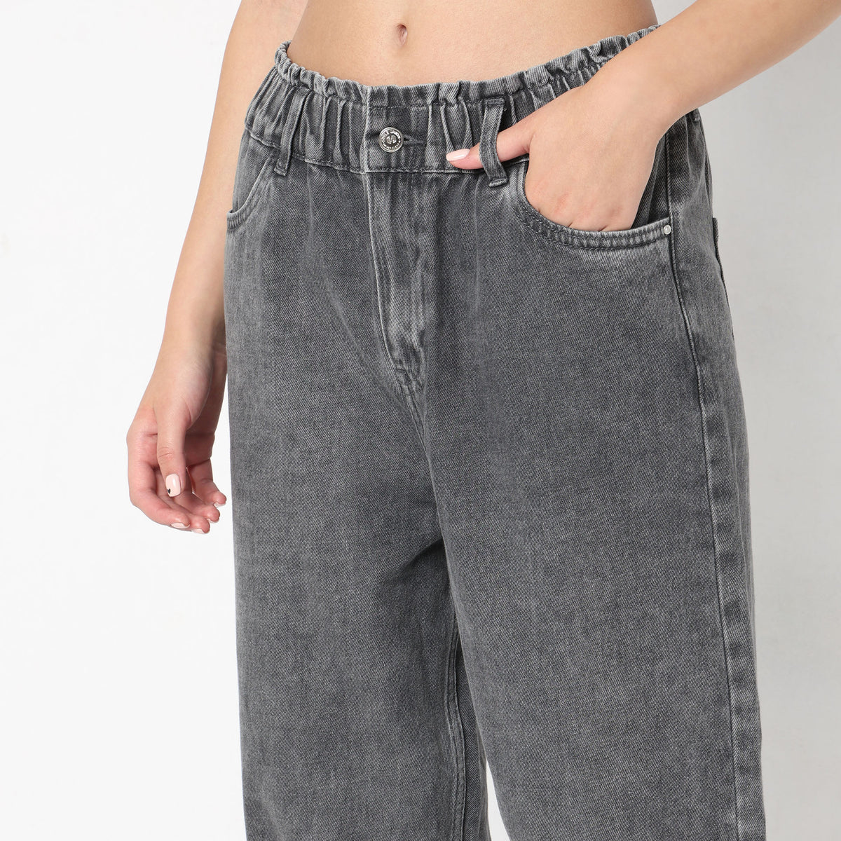 Slouch Fit Solid High Rise Jeans