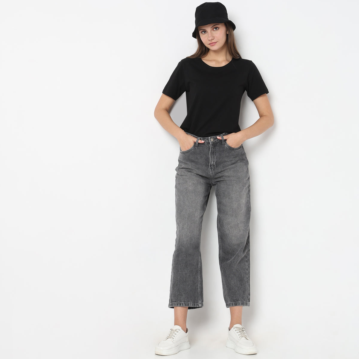 Straight Fit Solid High Rise Jeans