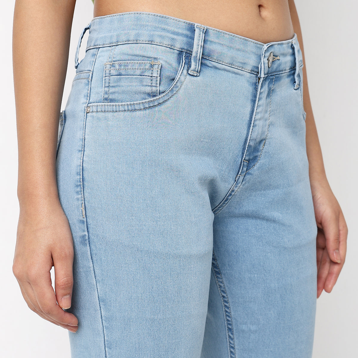 Skinny Fit Solid Mid Rise Jeans