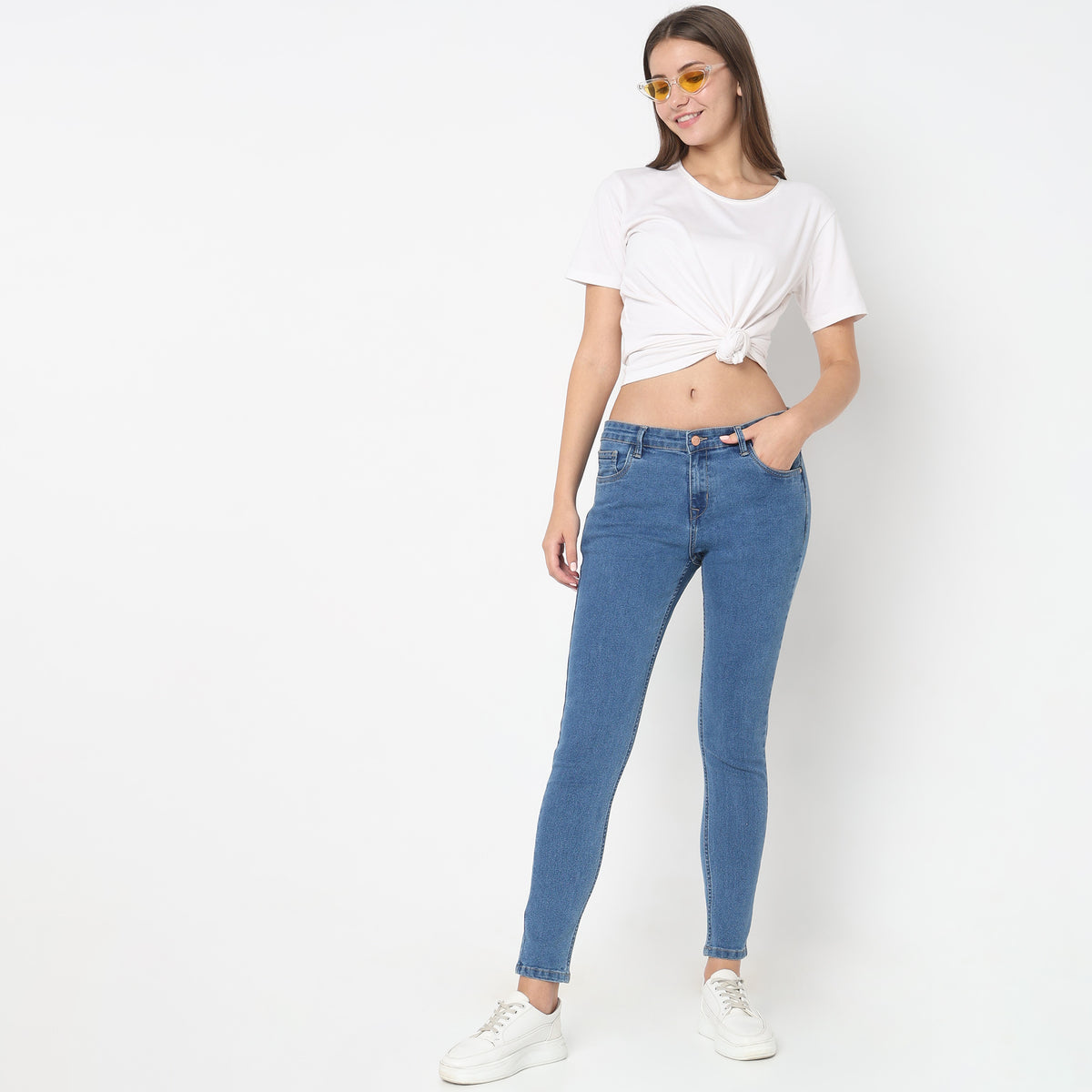 Skinny Fit Solid Mid Rise Jeans