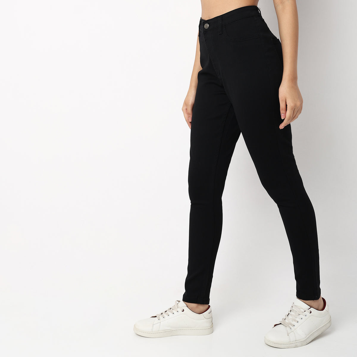 Skinny Fit Solid Mid Rise Jeans