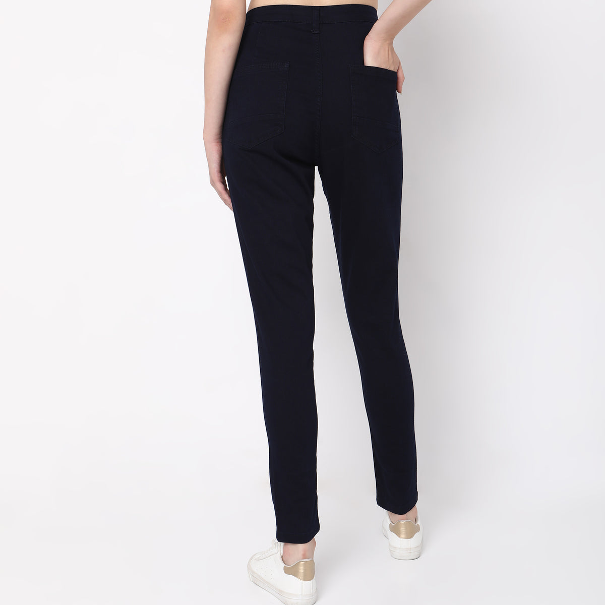 Skinny Fit Solid Mid Rise Jeans