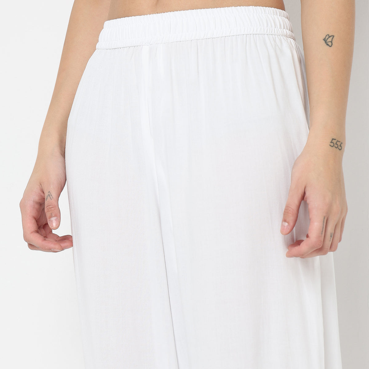 Relaxed Fit Solid High Rise Pants