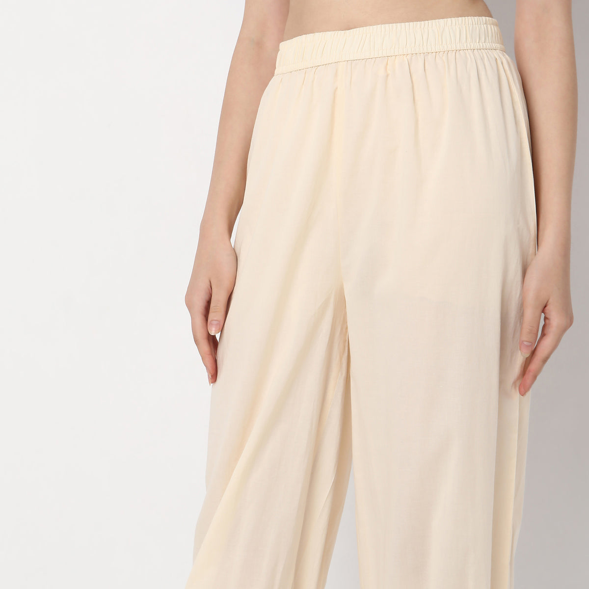 Relaxed Fit Solid High Rise Pants