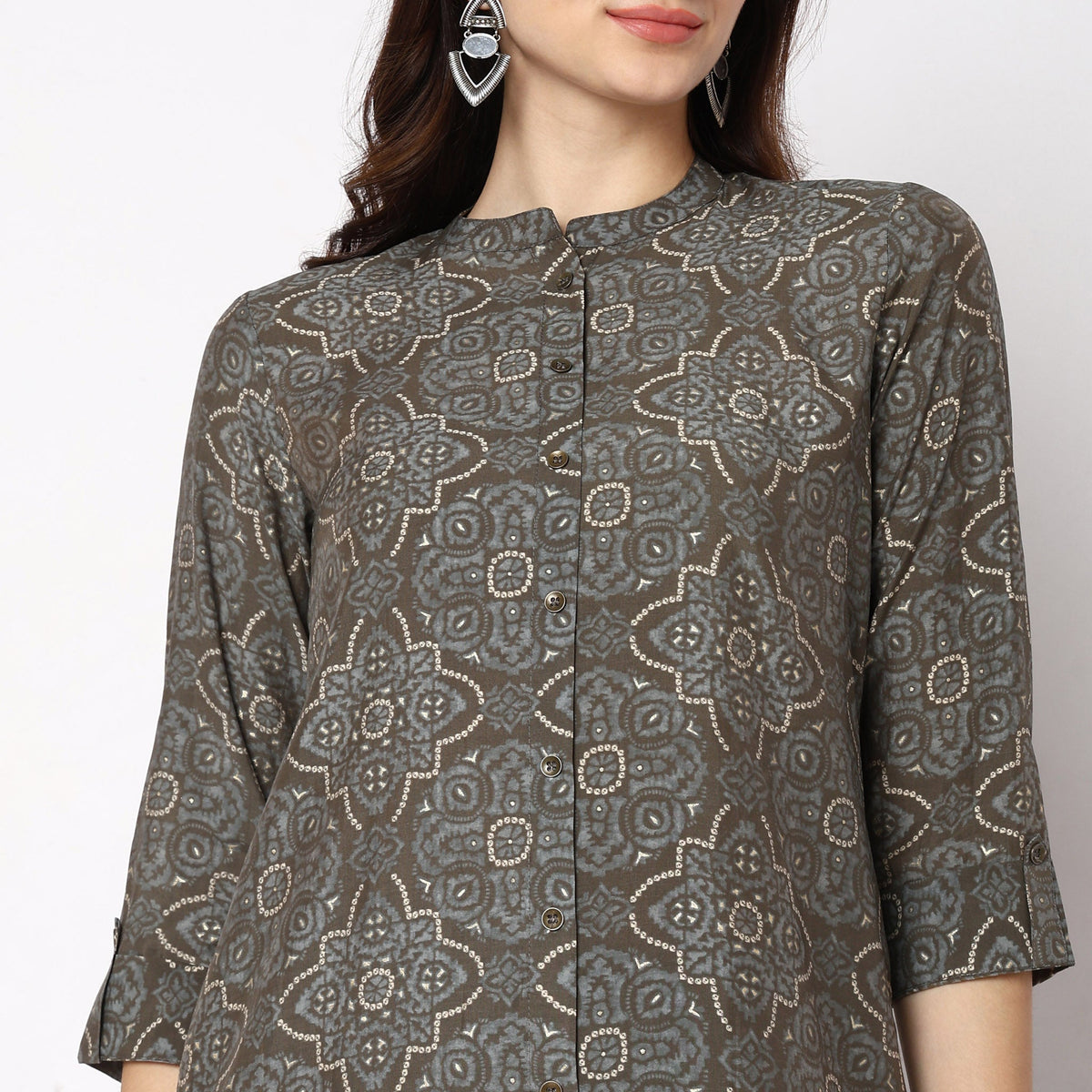 Women Wearing Straight Fit Printed Kurta Set