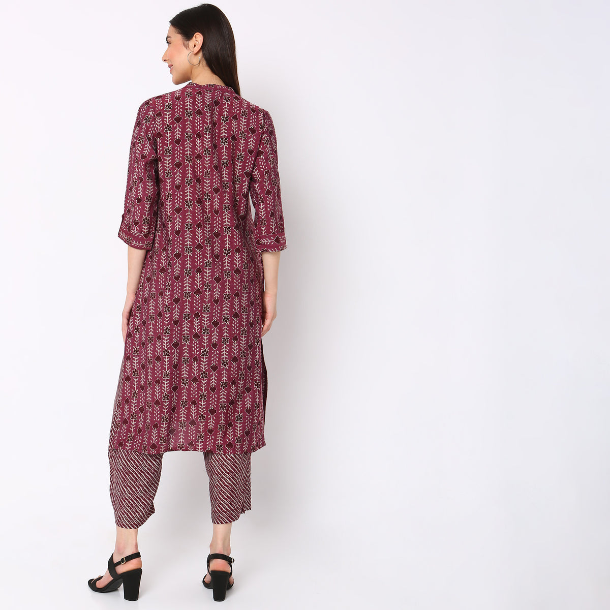 Regular Fit Printed Kurta Set