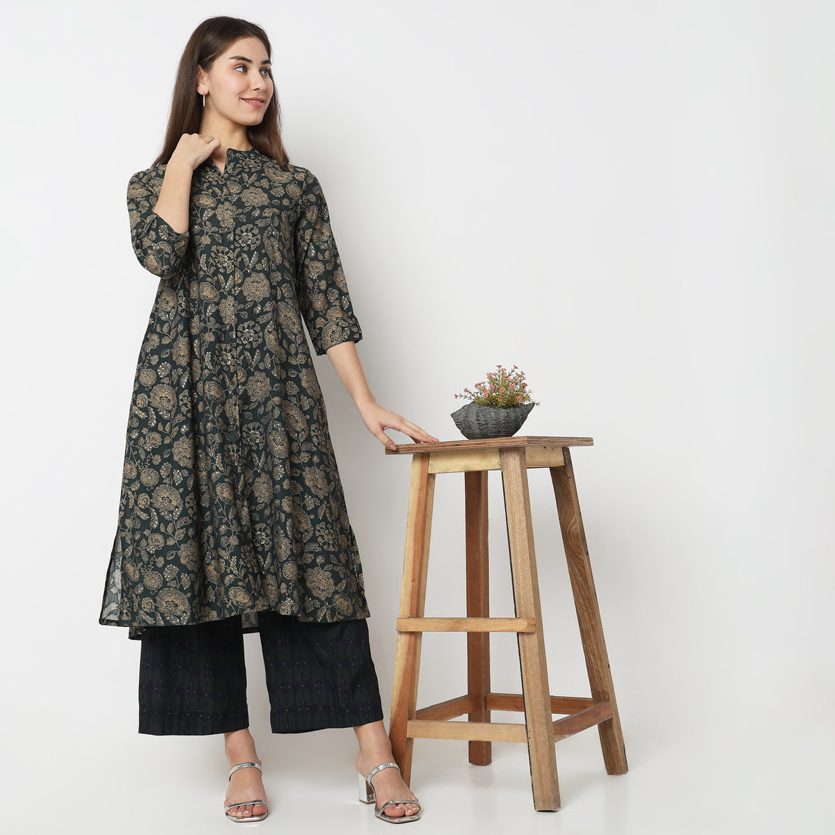 Regular Fit Printed Kurta Sets