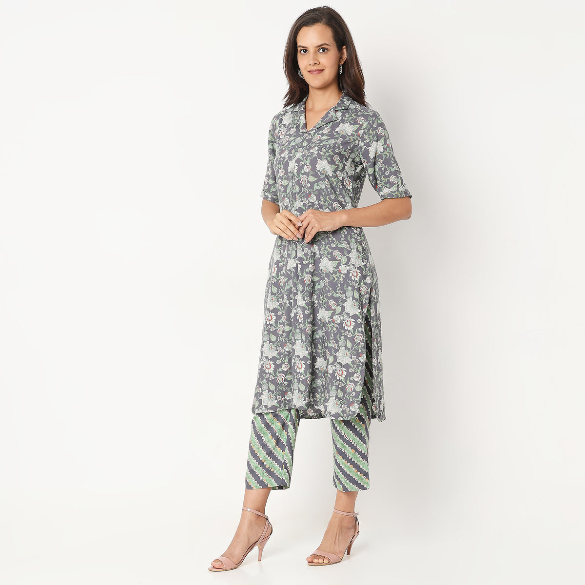 Straight Fit Printed Kurta Sets