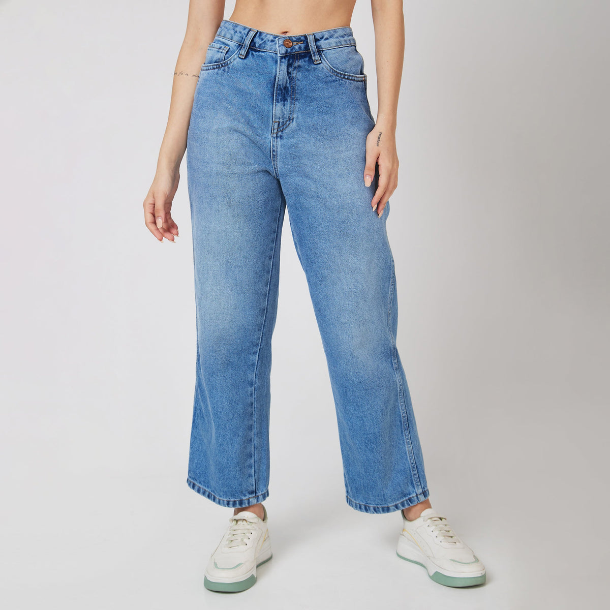 Women Wearing Straight Fit Solid High Rise Jean