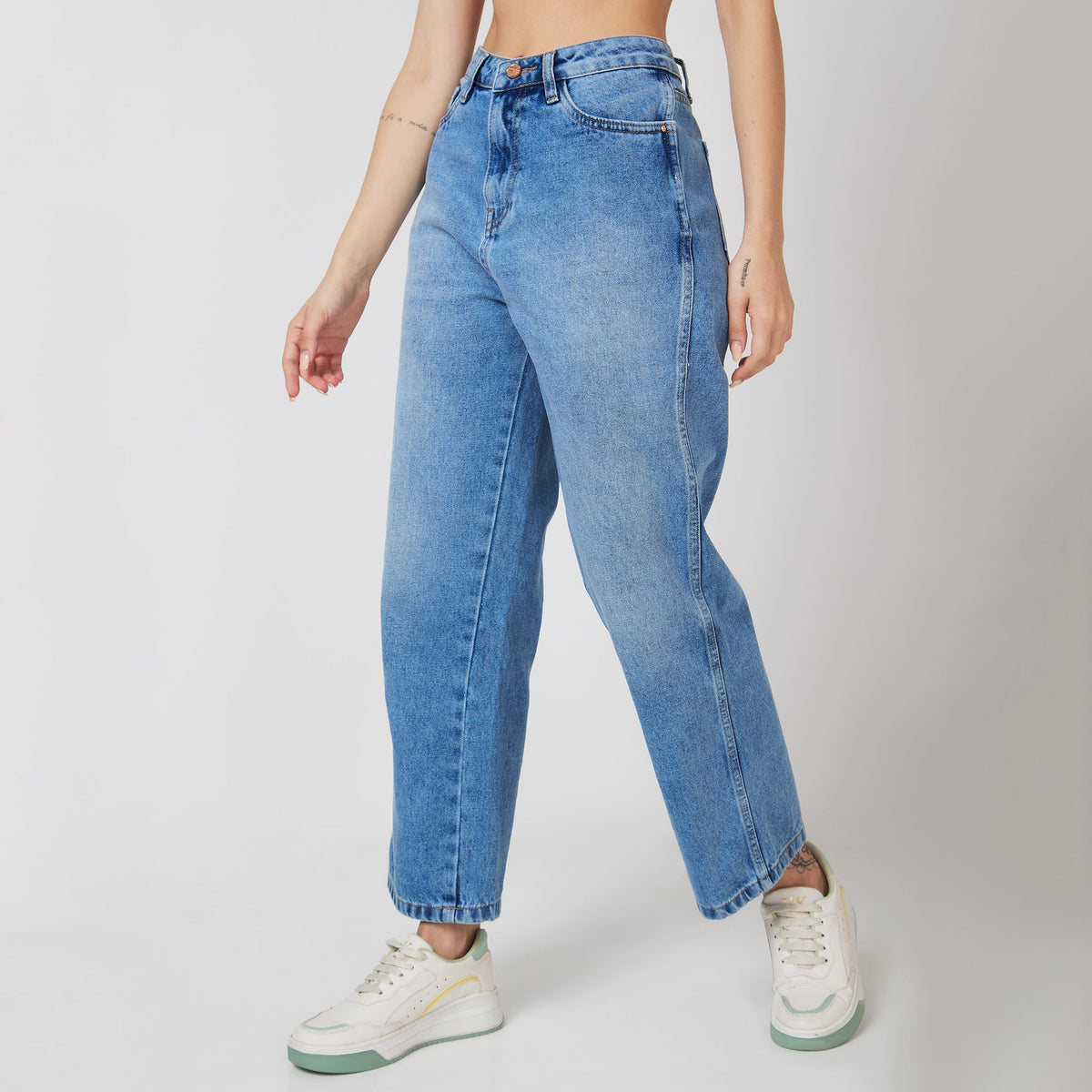 Women Wearing Straight Fit Solid High Rise Jean