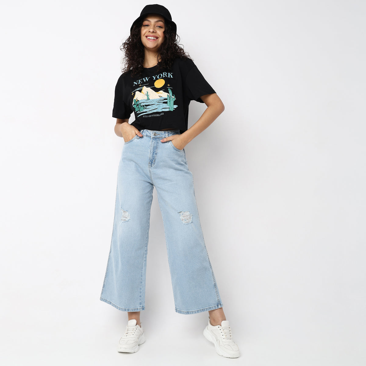 Women Wearing Flare Fit Solid High Rise Jeans