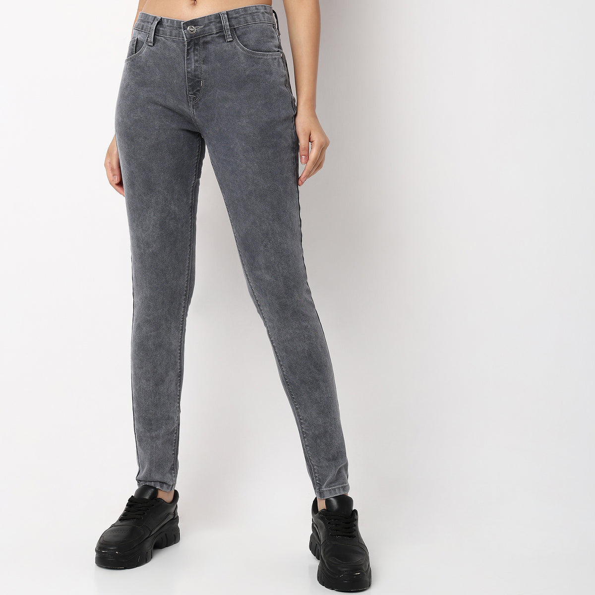 Skinny Fit Solid Mid Rise Jeans