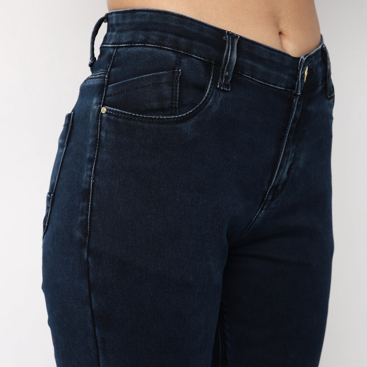 Skinny Fit Solid Mid Rise Jeans