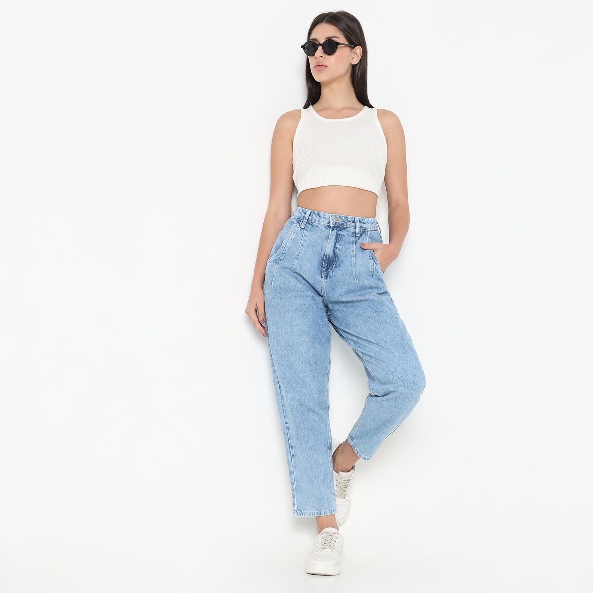 Slouch Fit Solid High Rise Jeans