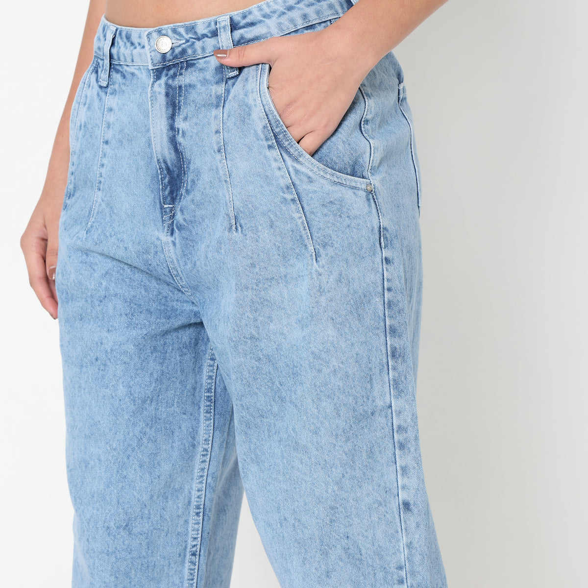 Slouch Fit Solid High Rise Jeans