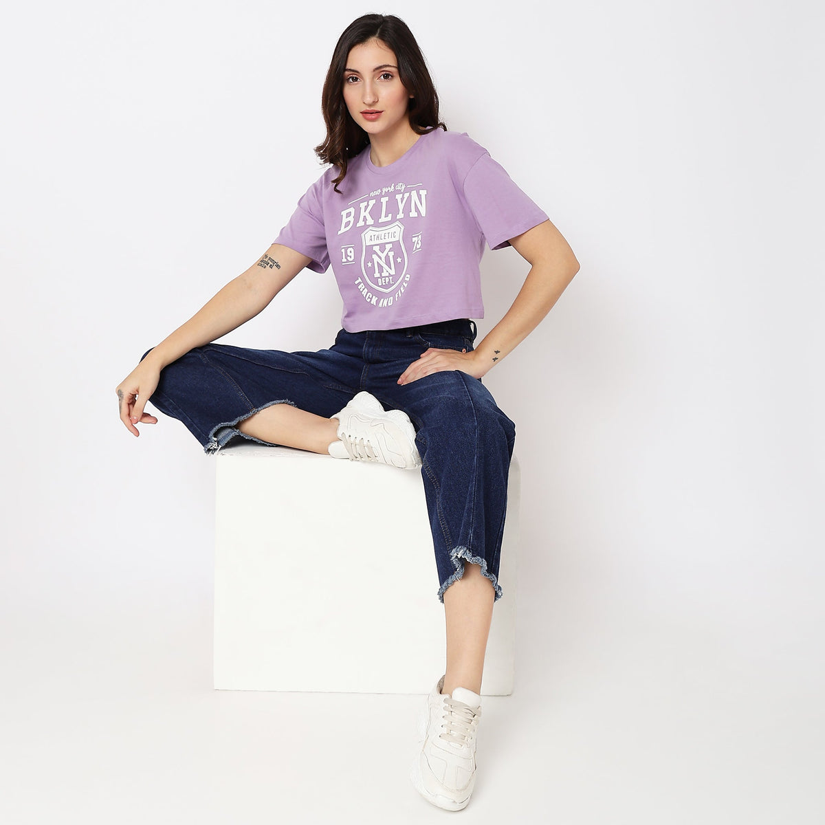 Women Wearing Boxy Fit Graphic T-Shirt