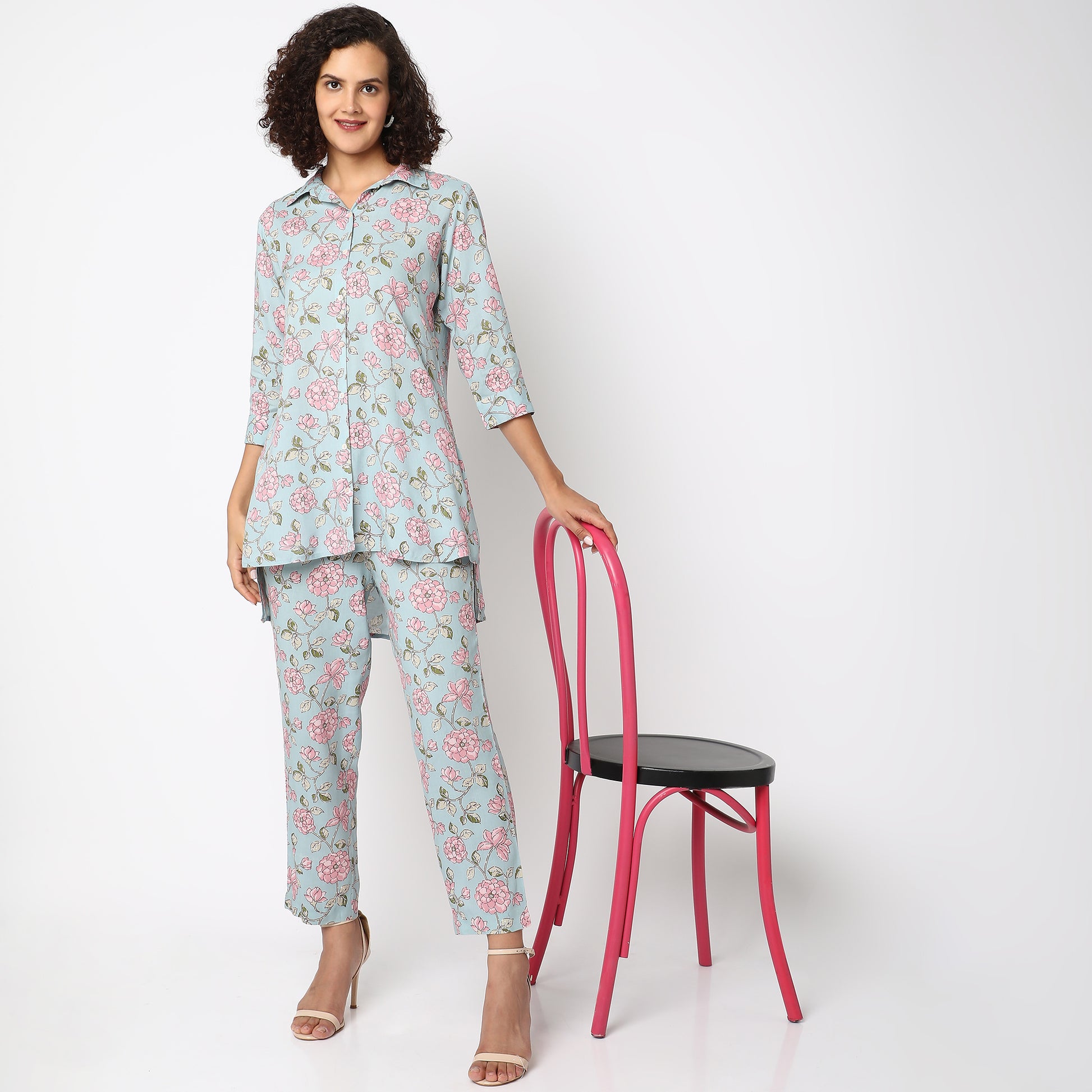 Straight Fit Printed Kurta Sets