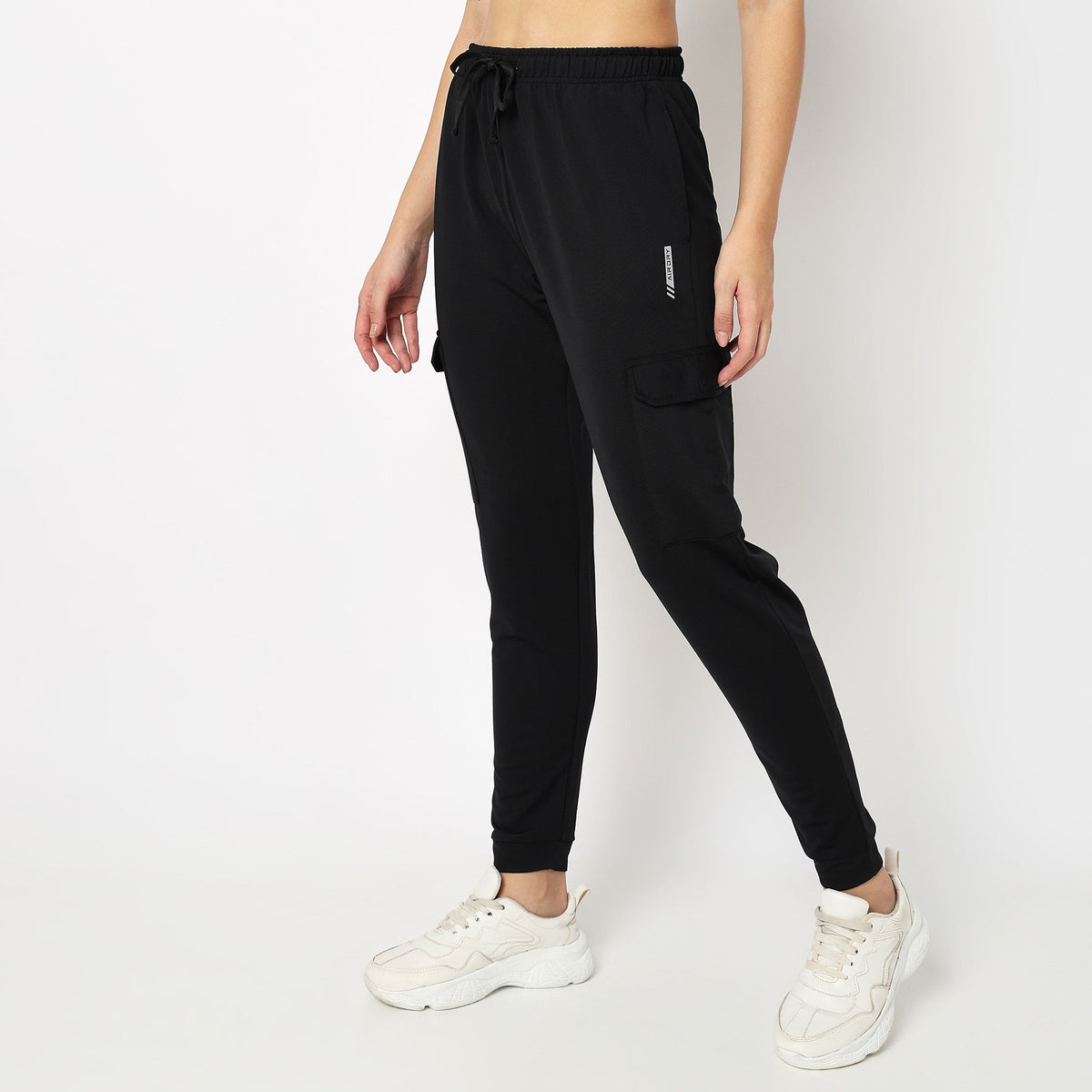 Women Wearing Regular Fit Solid High Rise Joggers