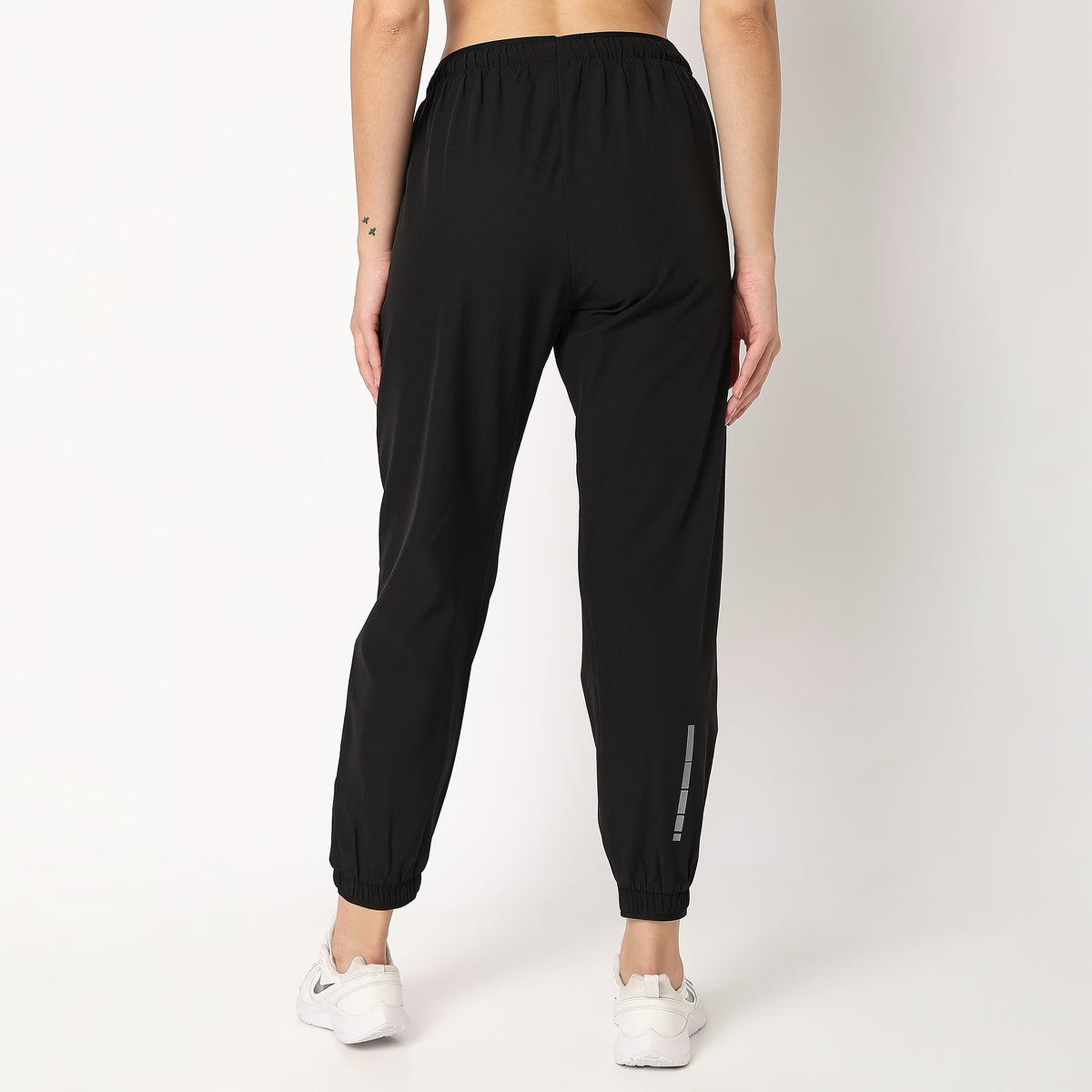 Regular Fit Solid Mid Rise Joggers