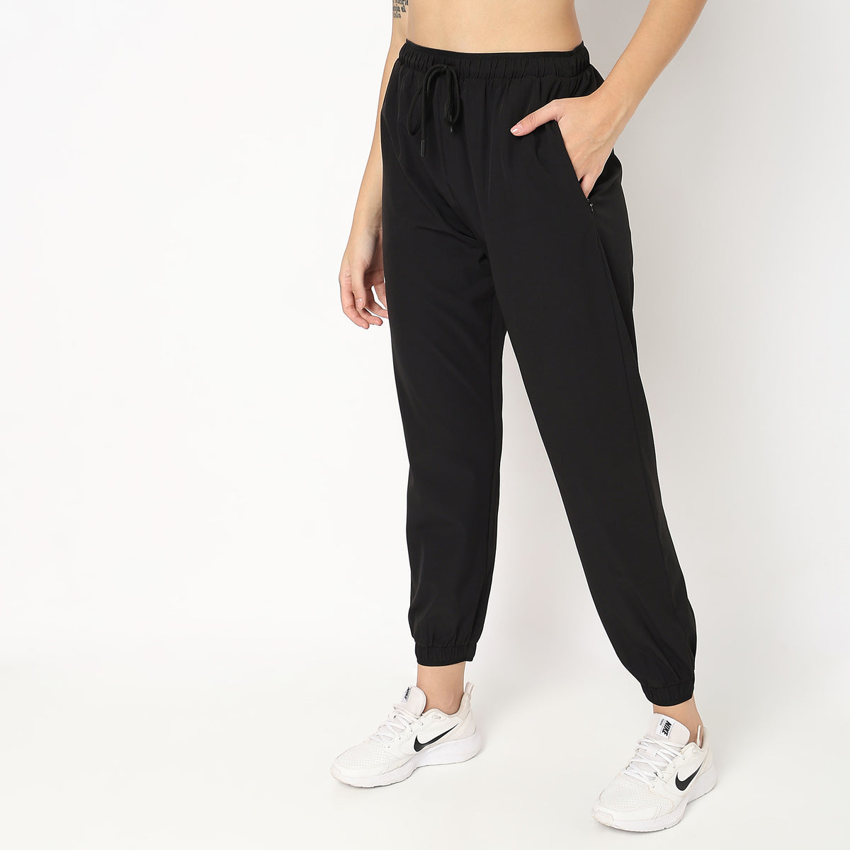 Regular Fit Solid Mid Rise Joggers