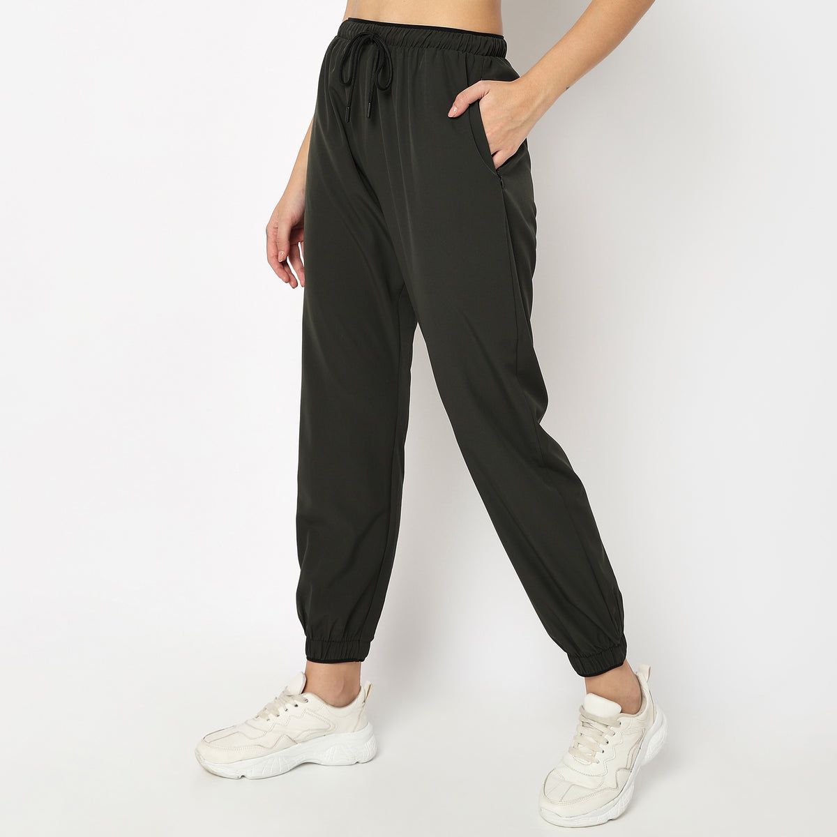 Regular Fit Solid Mid Rise Joggers