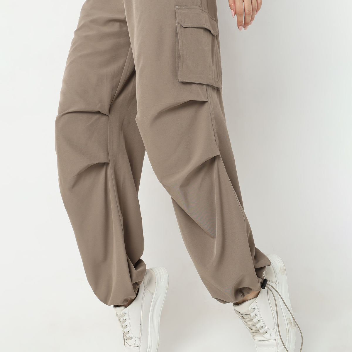 Regular Fit Solid Mid Rise Cargos