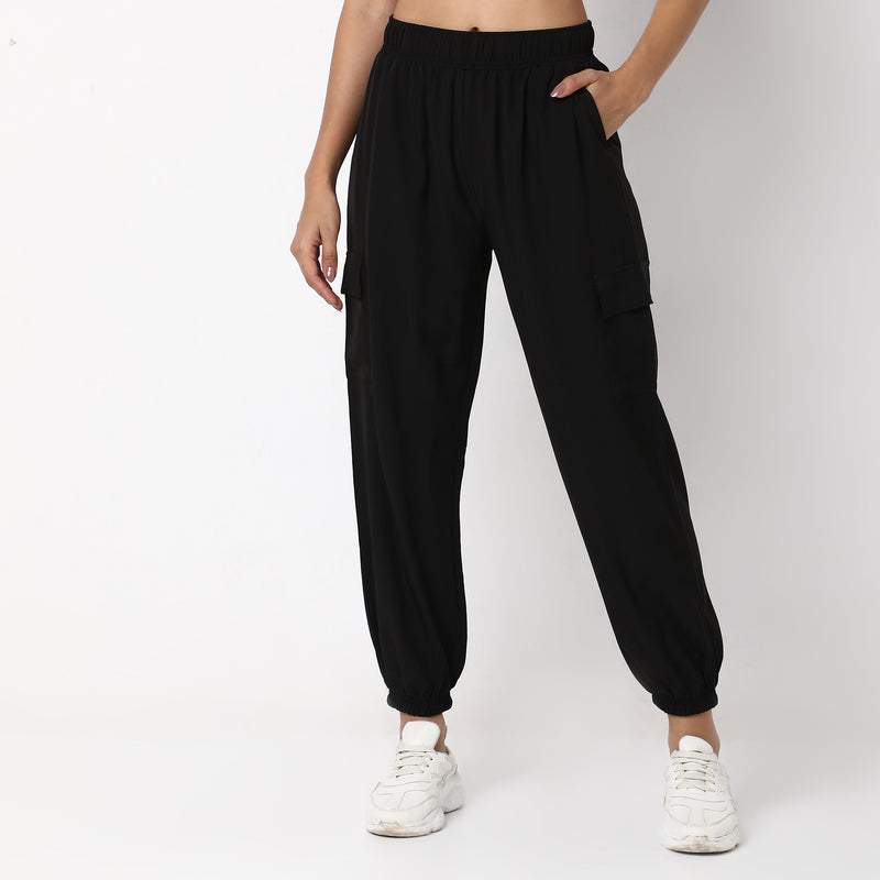 Regular Fit Solid Mid Rise Joggers